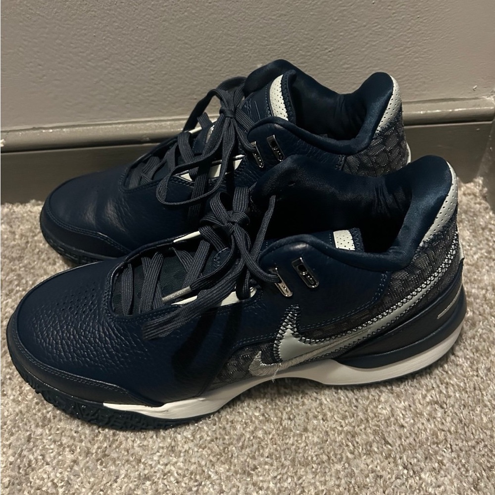 Nike LeBron nxxt gen ampd men’s sneakers size 10